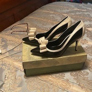 J. Renee pumps black and beige